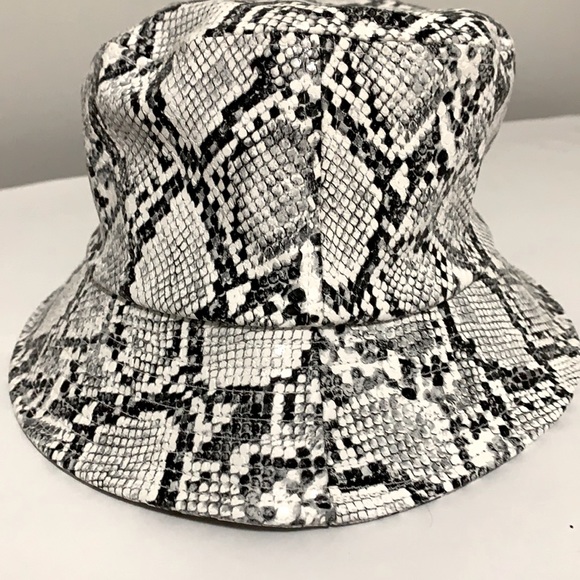 Urban Outfitters Bucket Hat - Picture 3 of 6